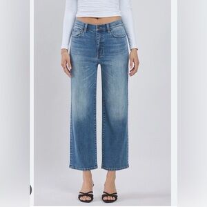 Eunina Super High Rise Dawn Wide Leg Crop 5/27. Style# E000177-OST-Lucky.